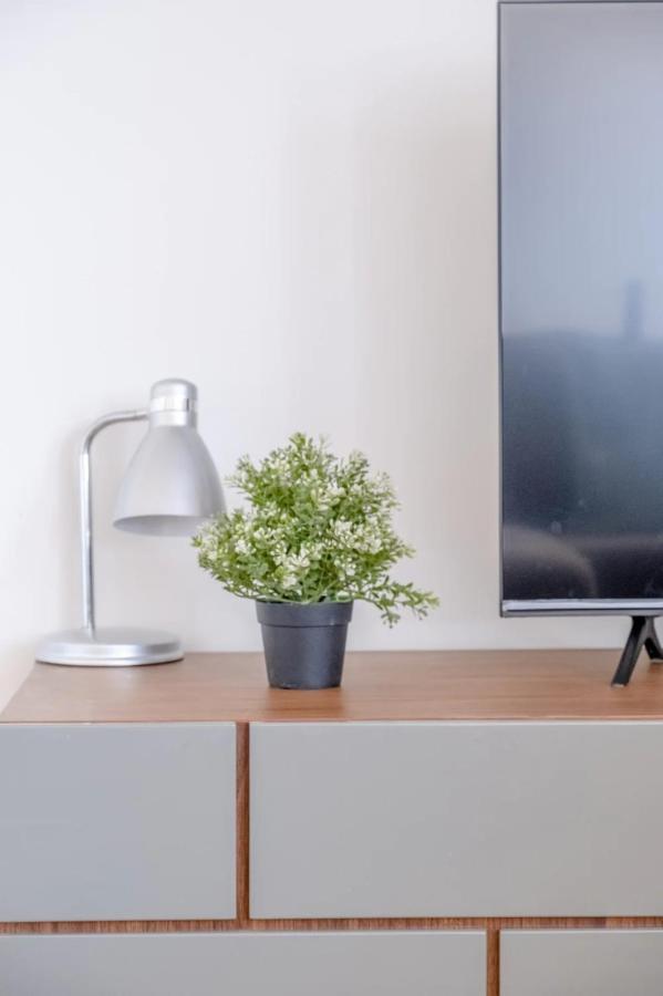 Stylish 1 Bedroom In Affluent Fulham Apartment London