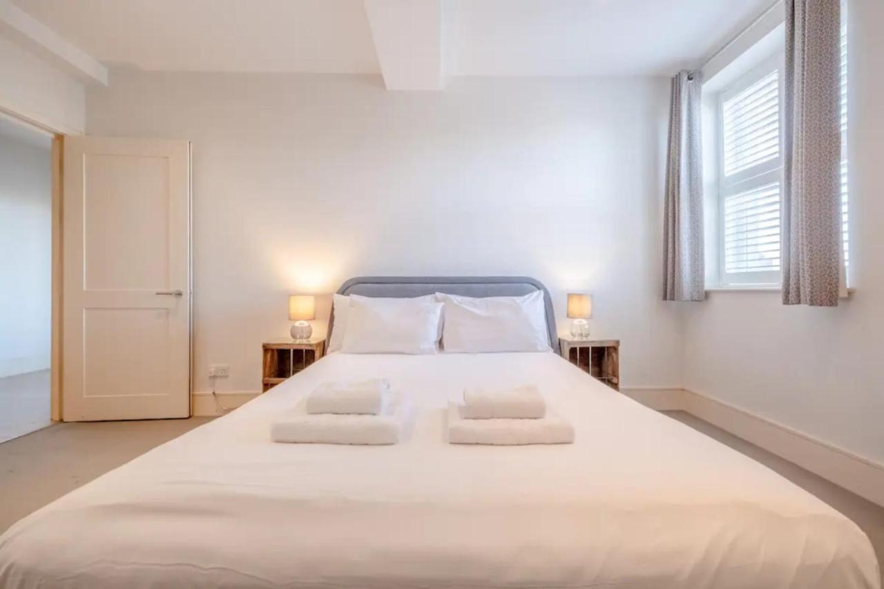 Stylish 1 Bedroom In Affluent Fulham Apartment